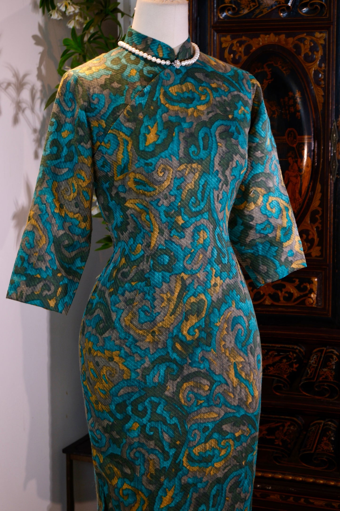 穿在身上的《花样年华》：解构六十年代港式美学 | In the Mood for Love Worn on the Body: Deconstructing the 1960s Hong Kong Sartorial Aesthetic