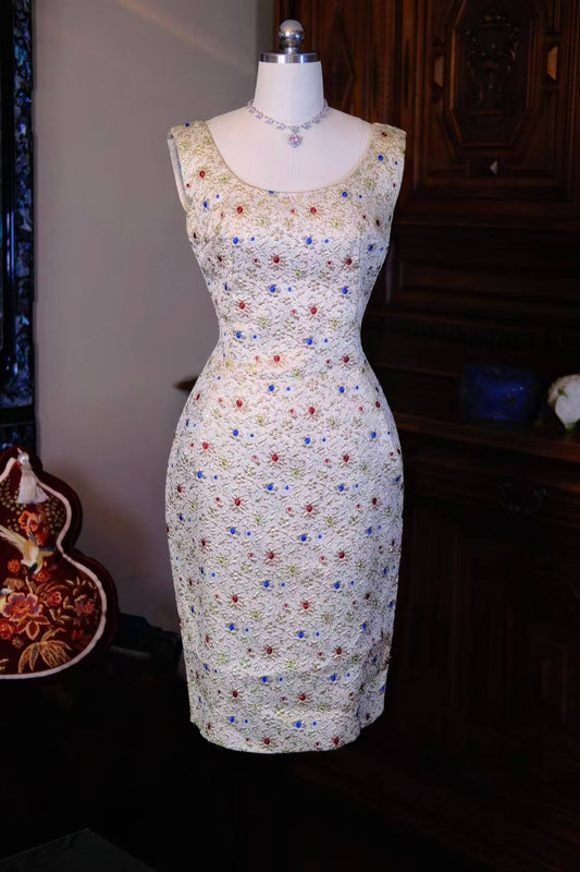 穿越时光的繁花绮梦：1950s意大利织金浮雕提花古董裙 | A Floral Dream Across Time: 1950s Italian Brocade Cloqué Dress with Gold Thread Embroidery