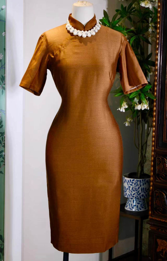 《落日熔金：1950年代港工古董旗袍》| Molten Sunset: A 1950s Hong Kong-Tailored Vintage Cheongsam
