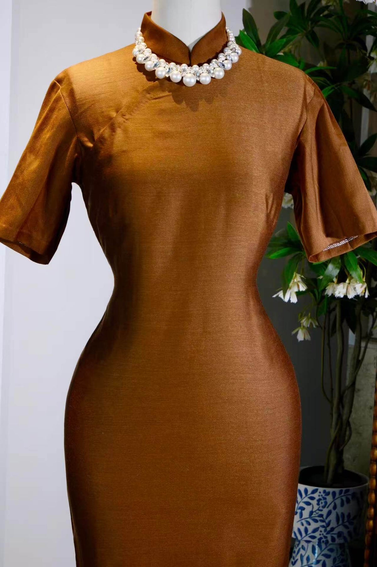 《落日熔金：1950年代港工古董旗袍》| Molten Sunset: A 1950s Hong Kong-Tailored Vintage Cheongsam