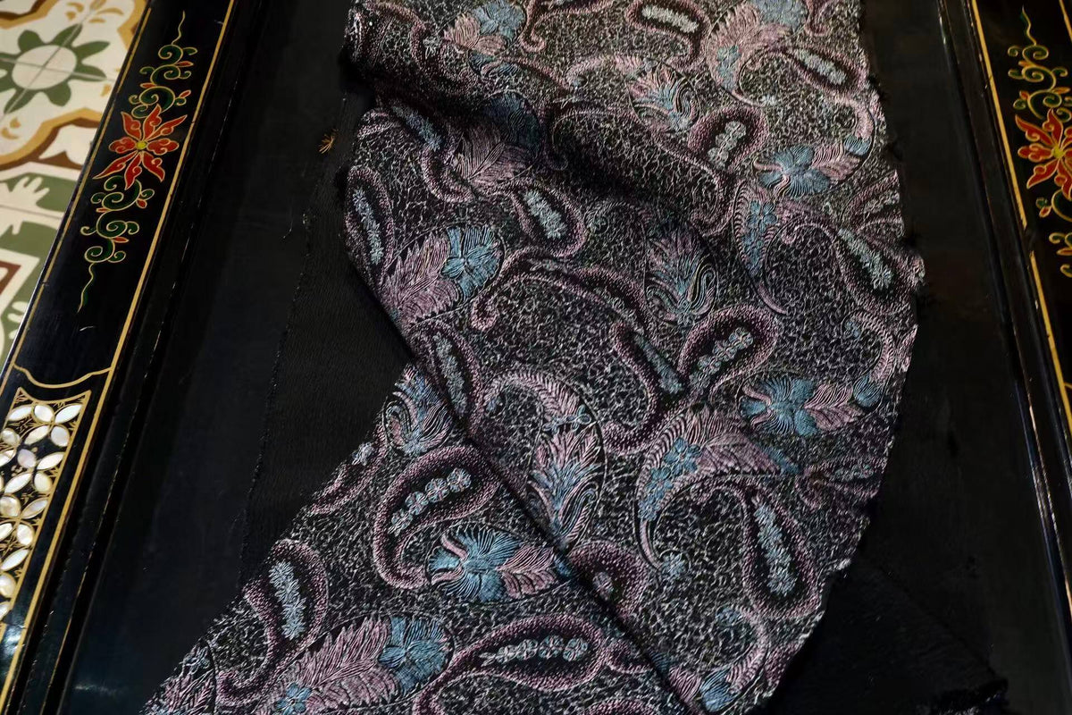 幽兰星华 · 繁星佩斯利真丝提花面料| Gothic Paisley Glow - Midnight Paisley Pure Silk Jacquard Fabric