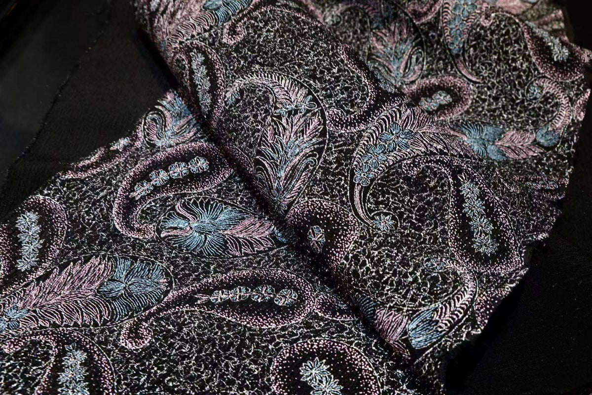 幽兰星华 · 繁星佩斯利真丝提花面料| Gothic Paisley Glow - Midnight Paisley Pure Silk Jacquard Fabric