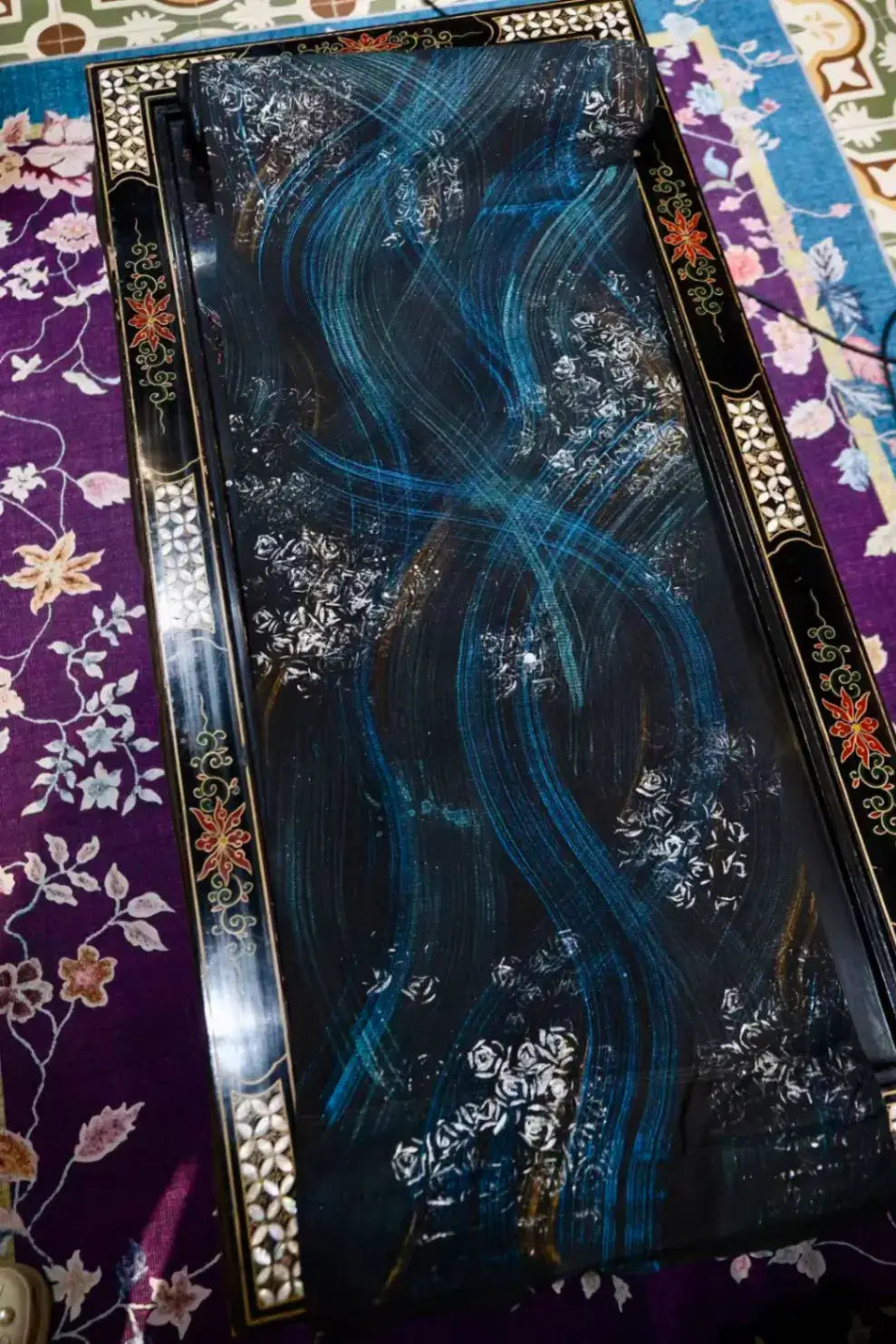 暗夜流光 · 银蓝星轨真丝面料 | Midnight Glow - Silver-Blue Star Trail Silk Fabric