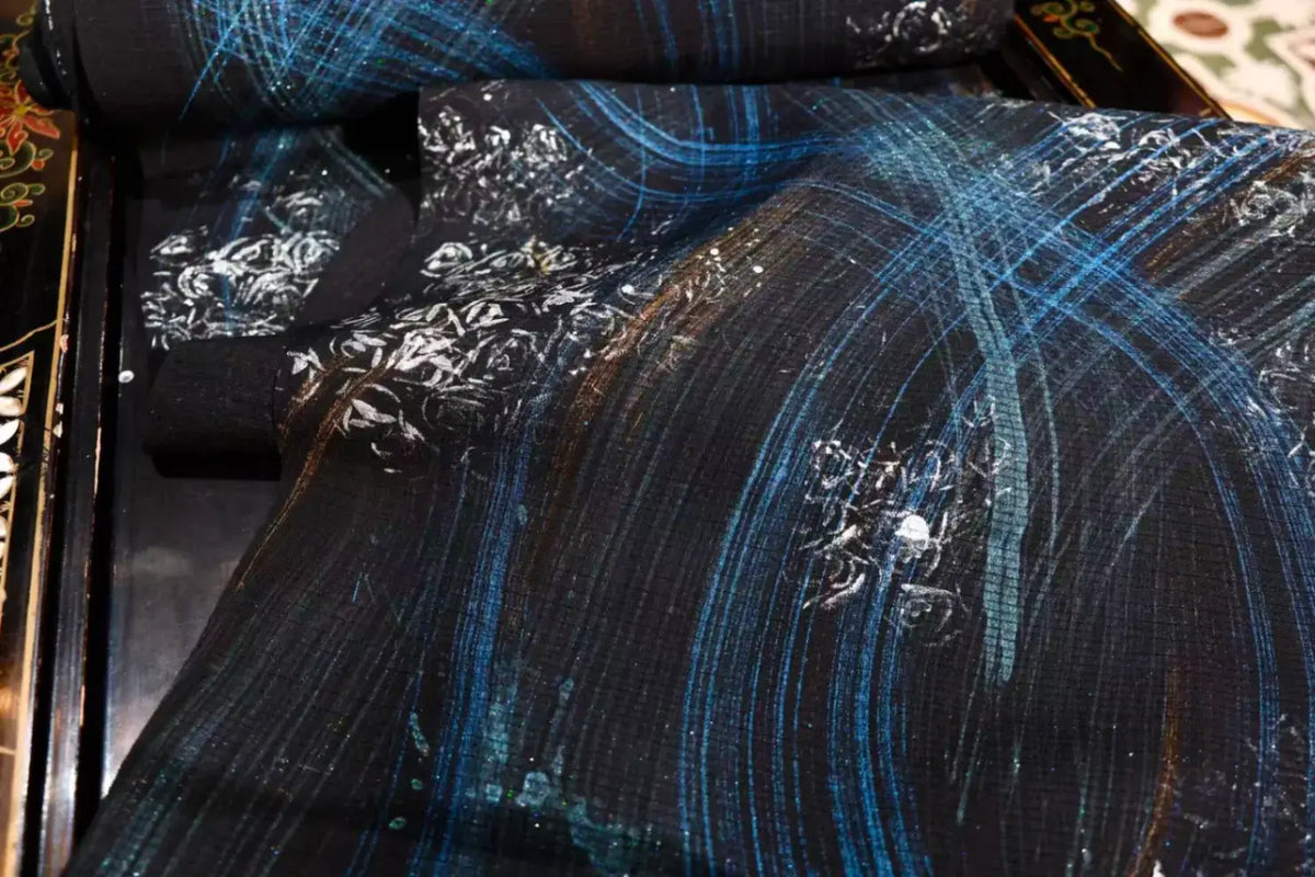 暗夜流光 · 银蓝星轨真丝面料 | Midnight Glow - Silver-Blue Star Trail Silk Fabric