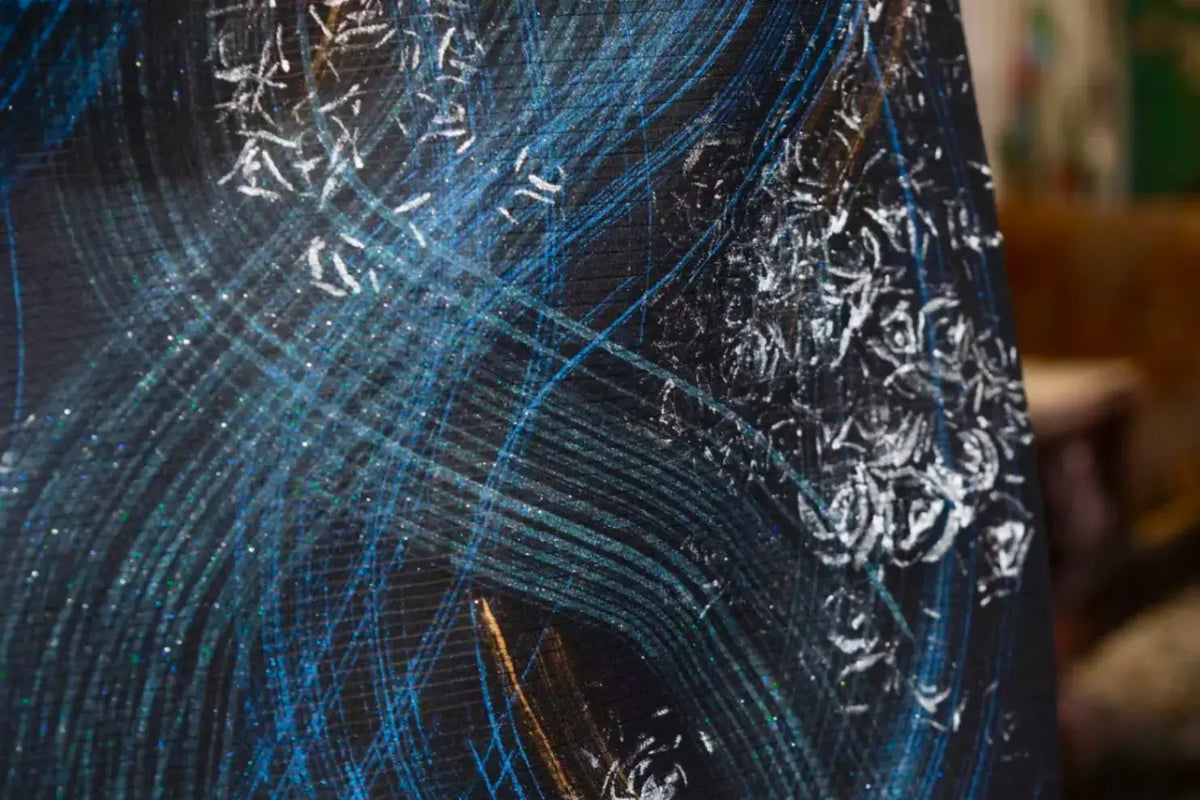暗夜流光 · 银蓝星轨真丝面料 | Midnight Glow - Silver-Blue Star Trail Silk Fabric