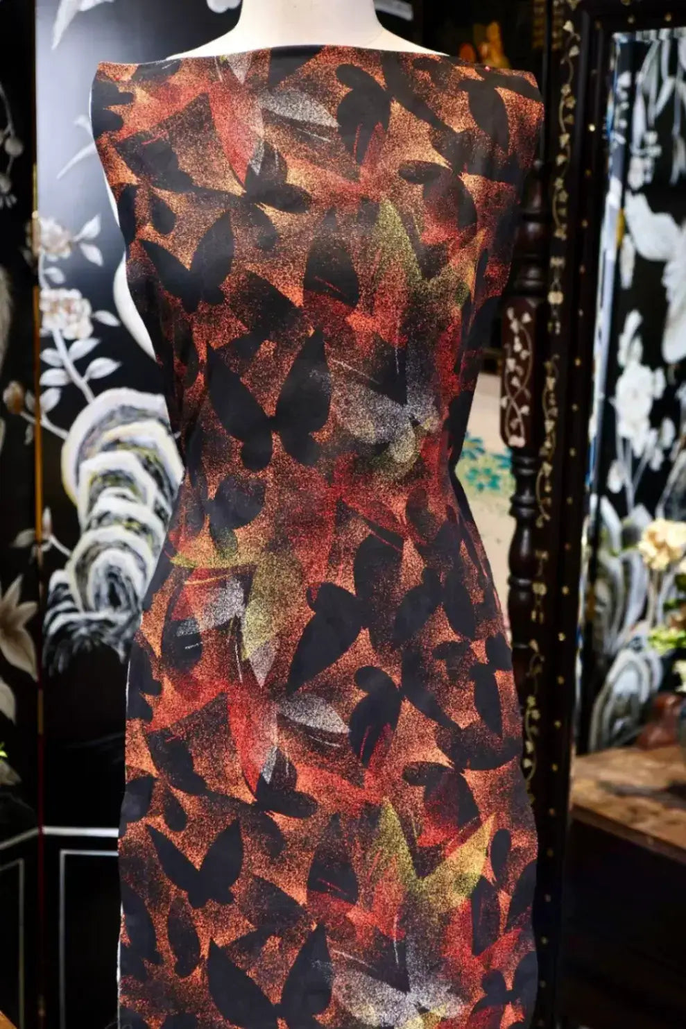 蝶舞秋色 · 枫影流金真丝面料 | Autumn Butterfly - Golden Maple & Silhouette Silk Fabric