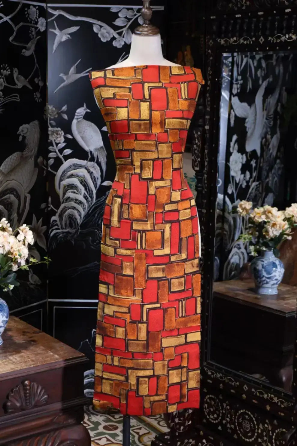 赤金流彩 · 几何砖纹真丝面料 | Crimson Amber - Geometric Brick Silk Fabric