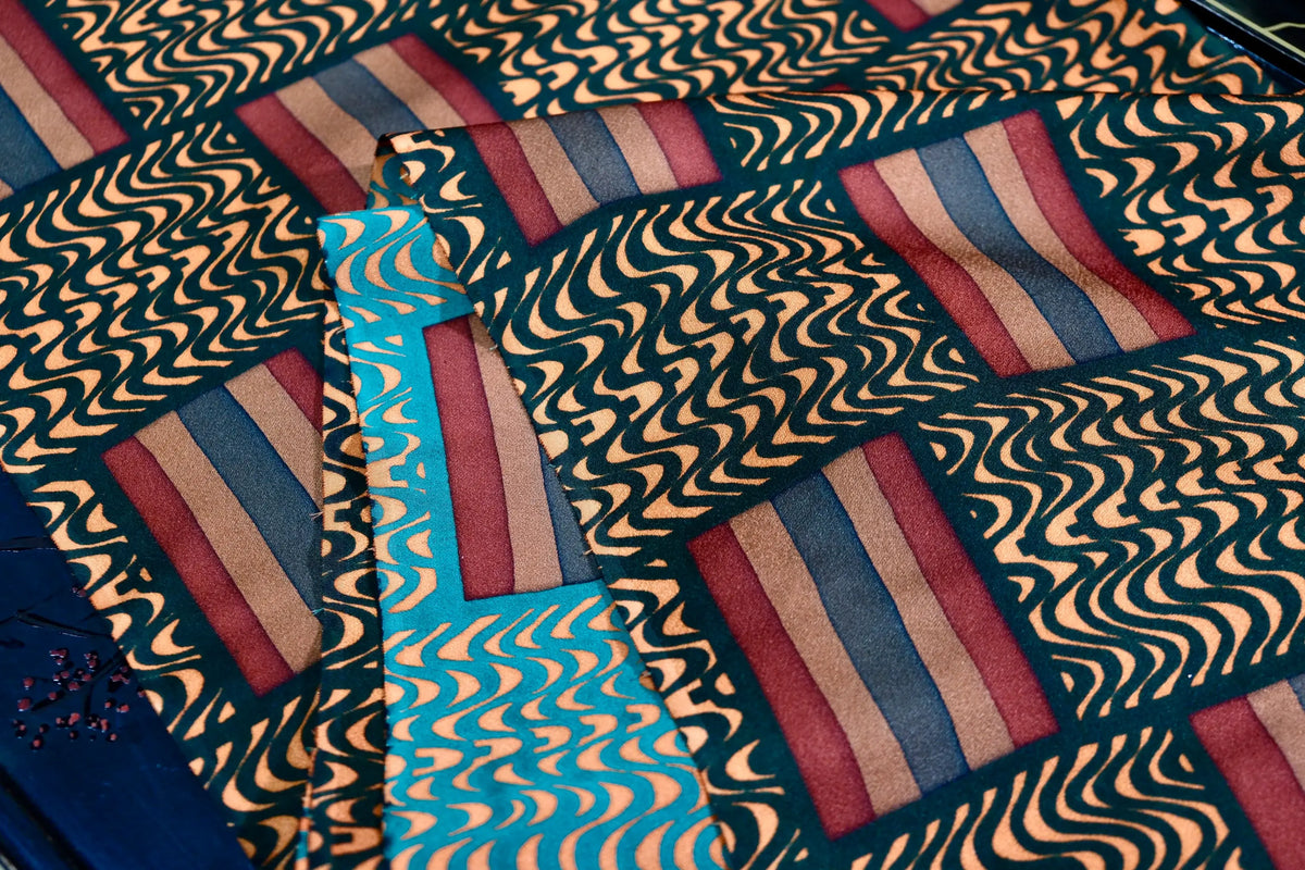 翠浪流金 · 波纹拼块真丝面料 | Verdant Waves - Wavy Patchwork Silk Fabric