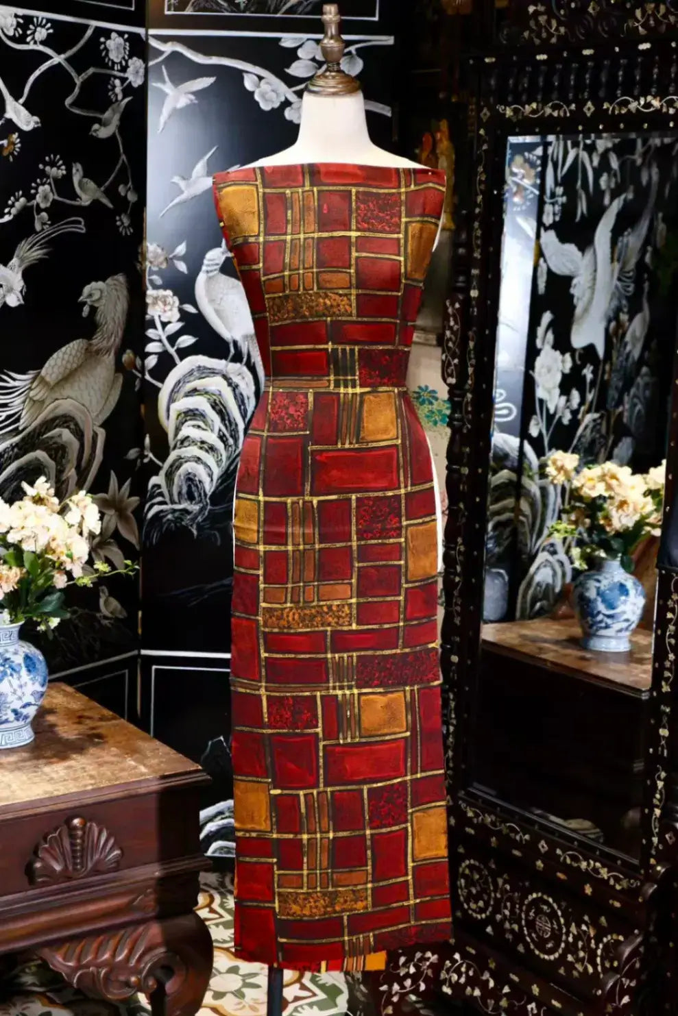 朱红流金 · 几何格纹真丝面料 | Golden Crimson - Geometric Block Silk Fabric