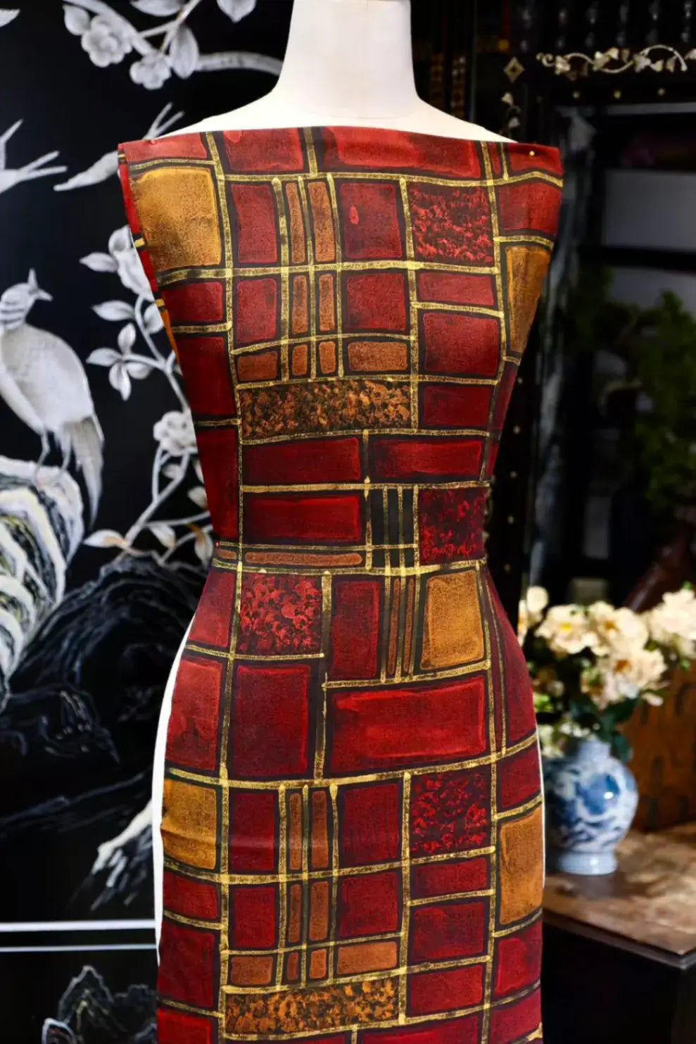朱红流金 · 几何格纹真丝面料 | Golden Crimson - Geometric Block Silk Fabric
