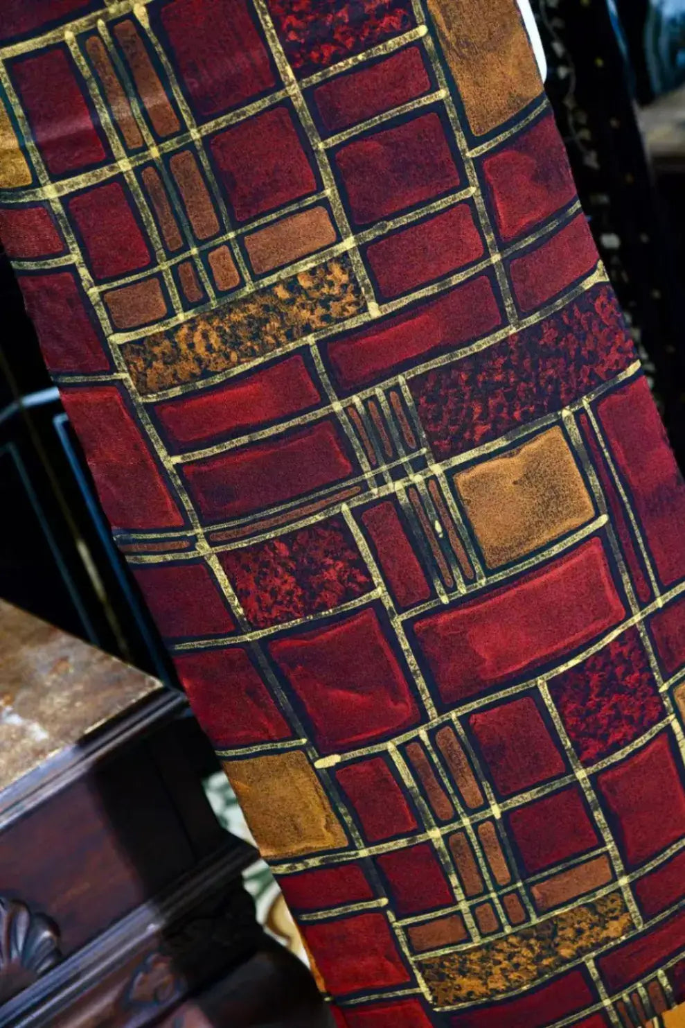 朱红流金 · 几何格纹真丝面料 | Golden Crimson - Geometric Block Silk Fabric