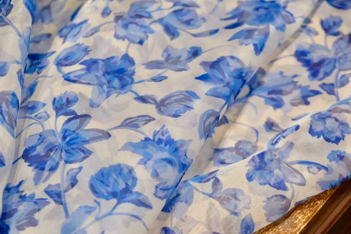 青花流影 · 湛蓝漫花真丝面料 | Blue Porcelain Bloom - Cobalt Floral Silk Fabric