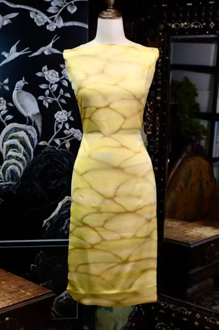 金辉龟甲 · 暖黄网格真丝面料 | Golden Lattice - Turtle Shell Print Silk Fabric