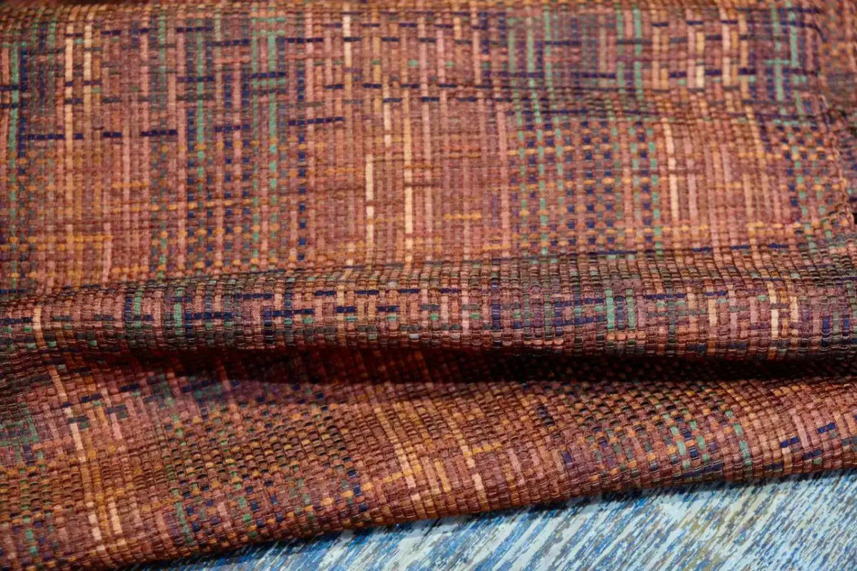 暖金锦绣 · 肌理格纹真丝面料 | Warm Gold Lattice - Textured Grid Silk Fabric