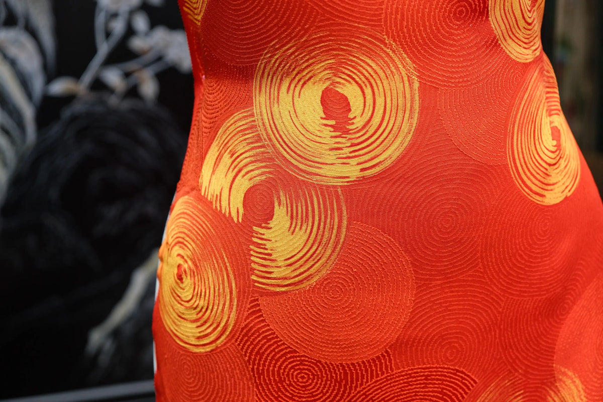 赤金日光 · 旋涡同心真丝面料 | Golden Sunburst - Concentric Swirl Silk Fabric