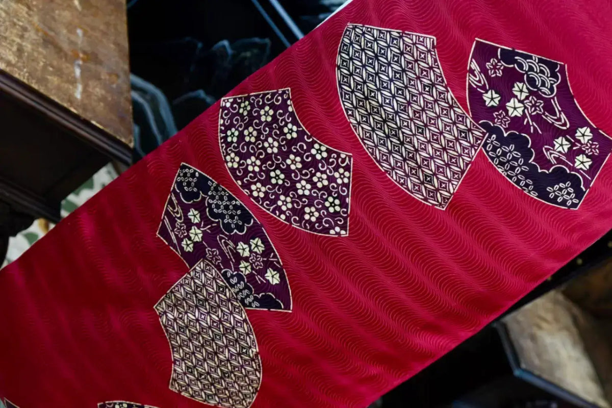朱红折扇 · 七宝波纹真丝面料 | Crimson Fan - Japanese Folding Fan Silk Fabric