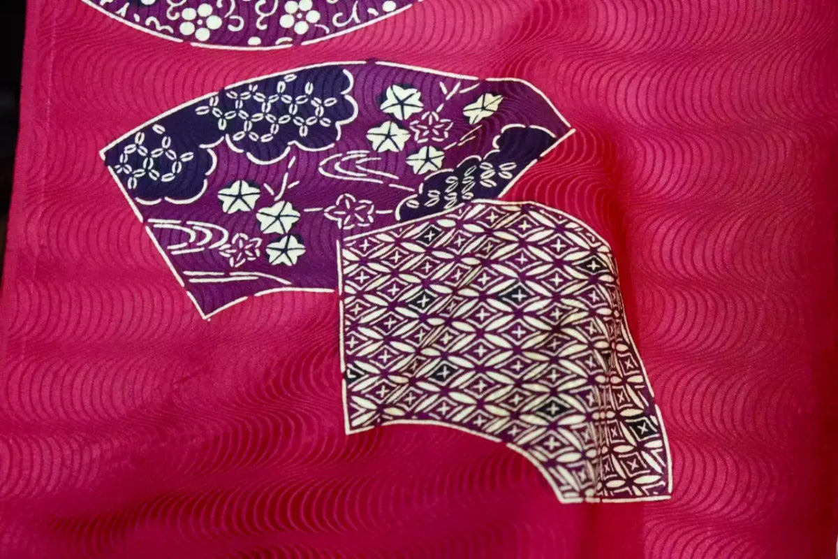 朱红折扇 · 七宝波纹真丝面料 | Crimson Fan - Japanese Folding Fan Silk Fabric