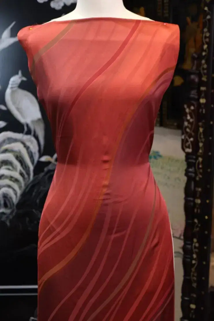 朱红波韵 · 倾斜流光真丝面料 | Rippling Crimson - Fluid Stripe Silk Fabric