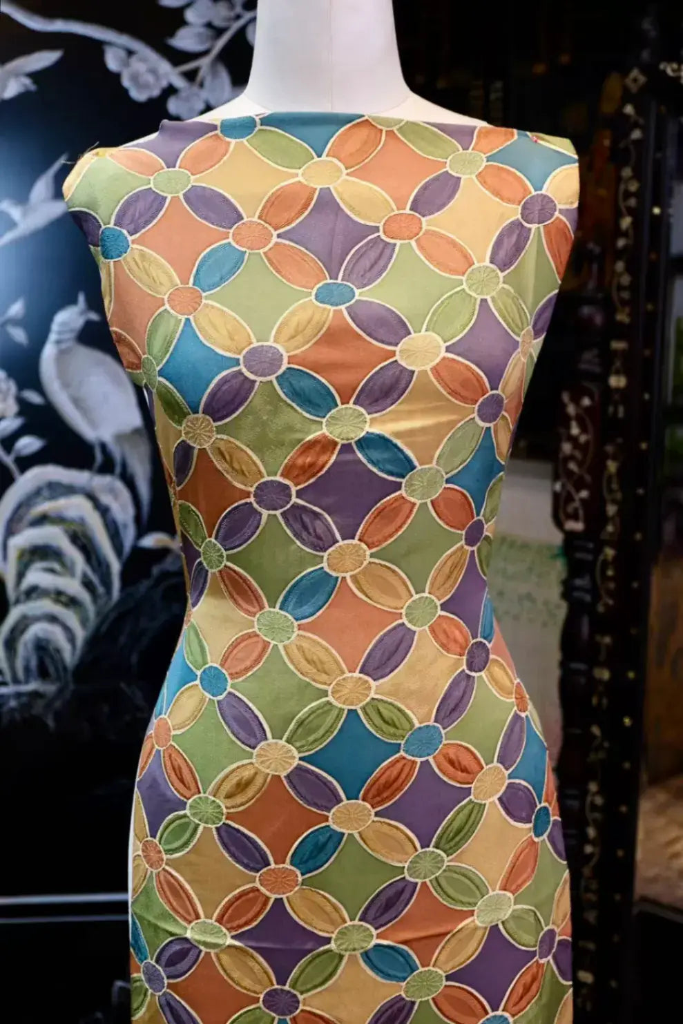 多彩七宝 · 几何花蔓真丝面料 | Colorful Shippo - Geometric Floral Silk Fabric