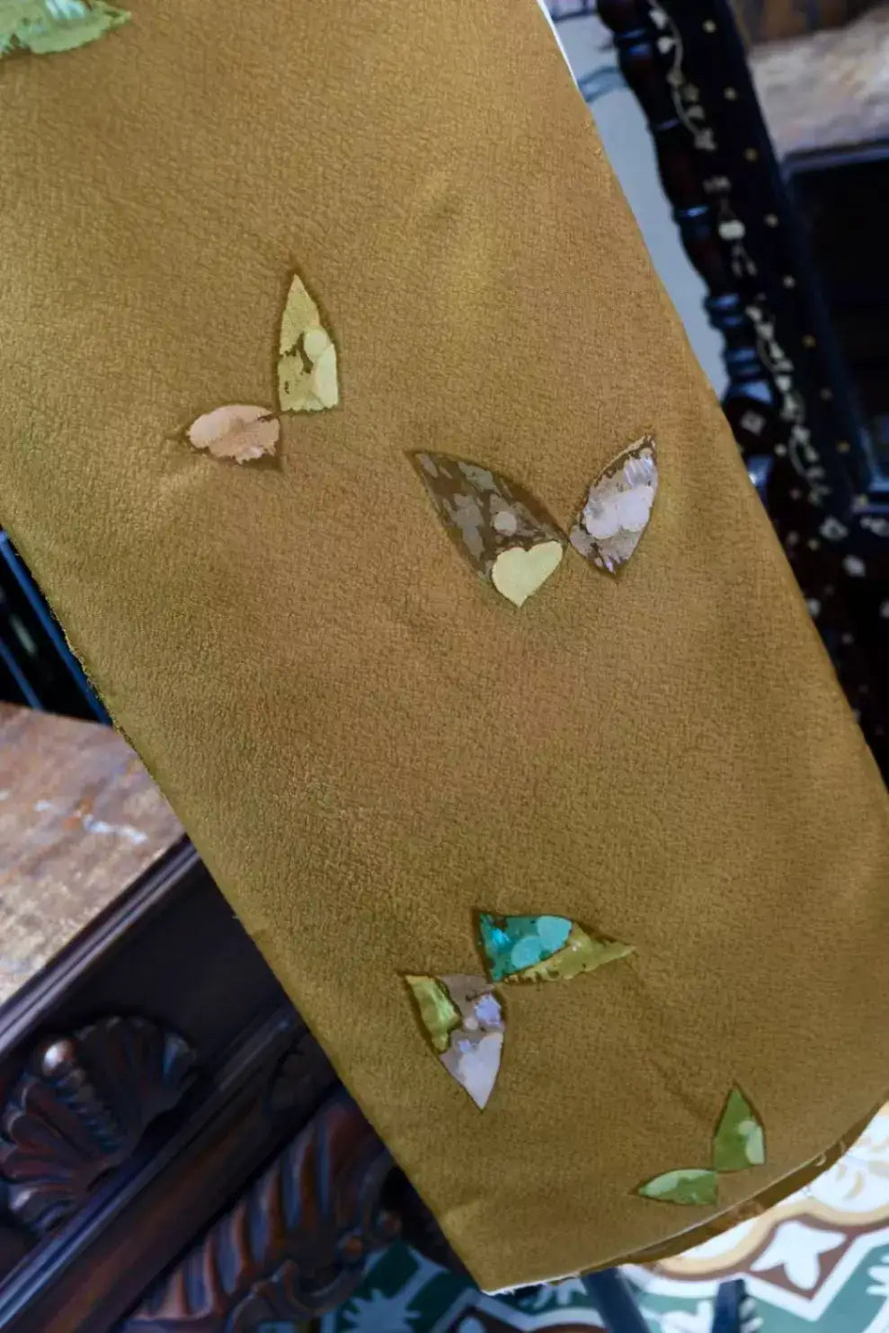 暖金蝶舞 · 抽象彩蝶真丝面料 | Gilded Butterfly - Abstract Print Silk Fabric