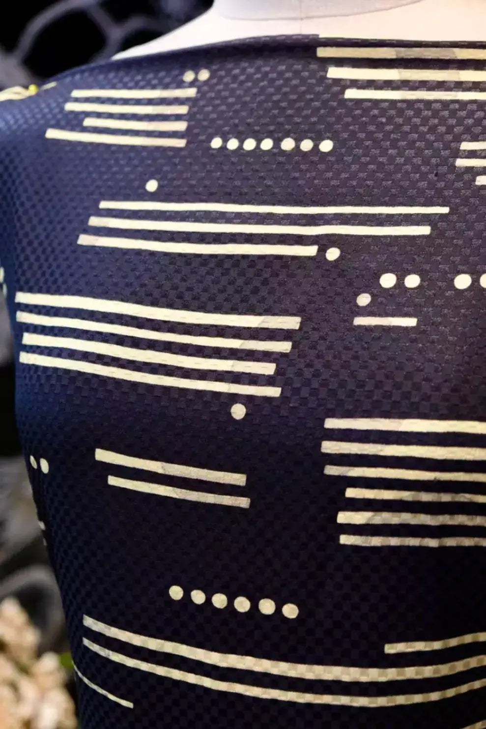 暗夜星轨 · 几何线条真丝面料 | Midnight Starlight - Geometric Stripe Silk Fabric