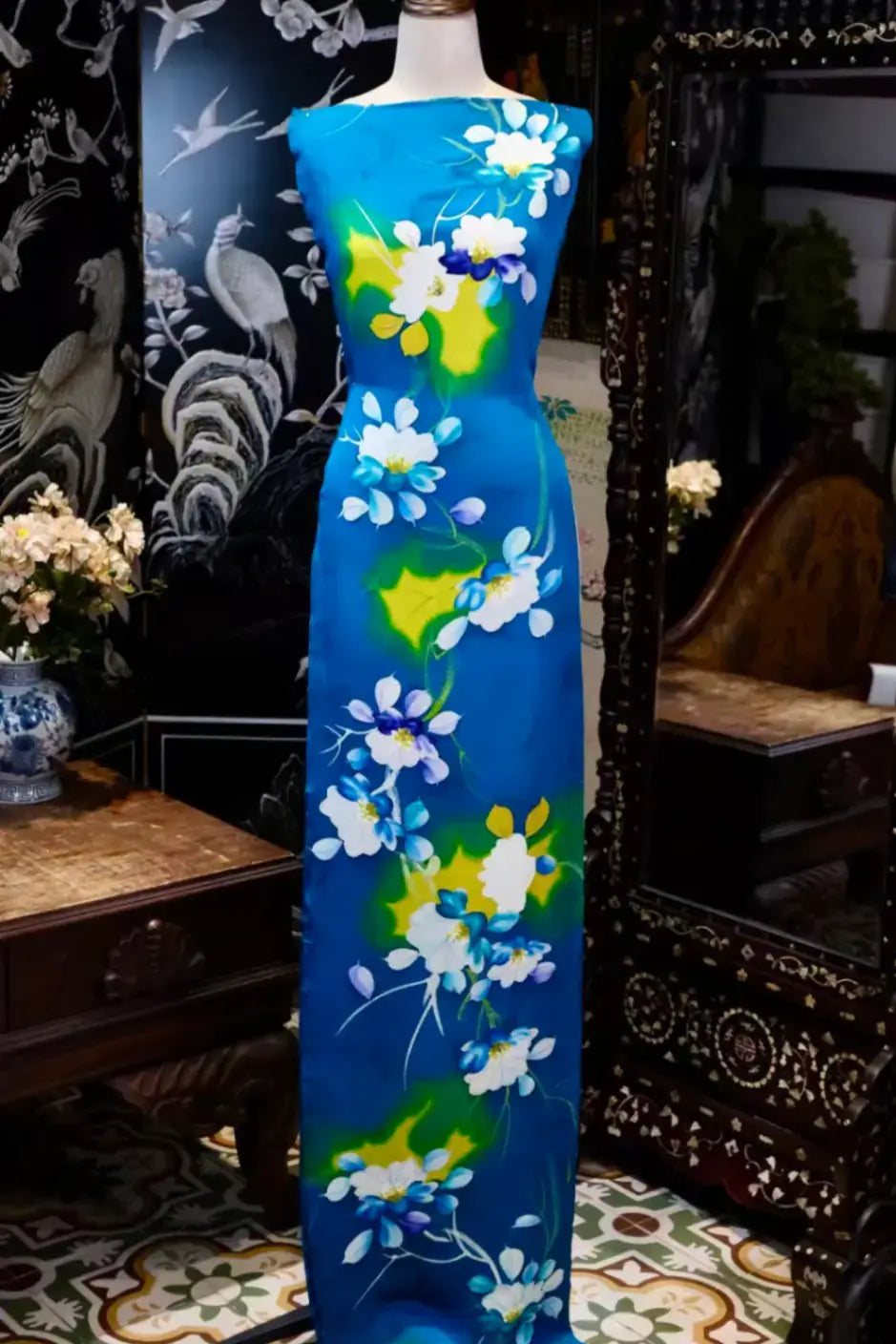 碧海繁花 · 水彩印花真丝面料 | Azure Blossom - Watercolor Floral Silk Fabric