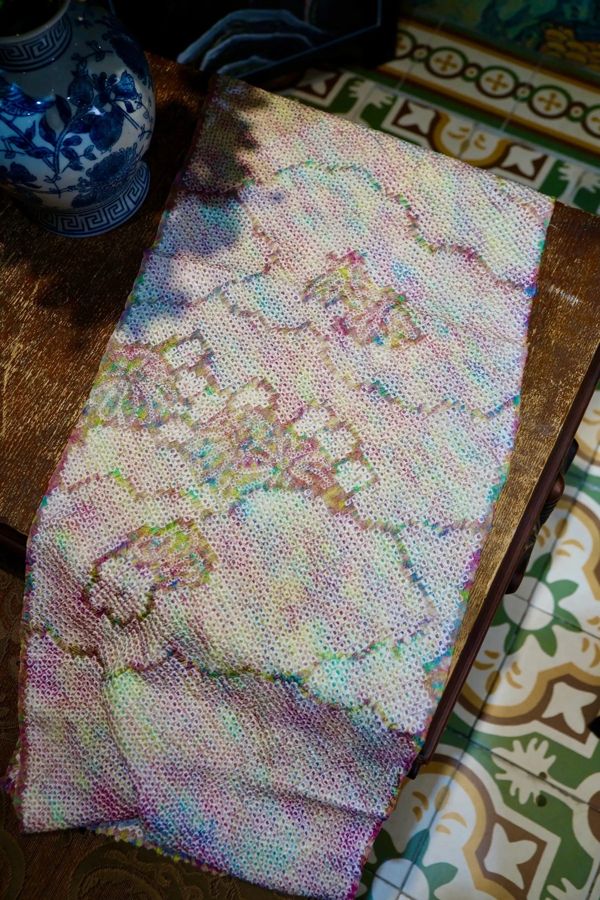 草凝雏菊 · 绞缬雏菊真丝面料 | Daisy Shibori - Pastel Floral Silk Fabric