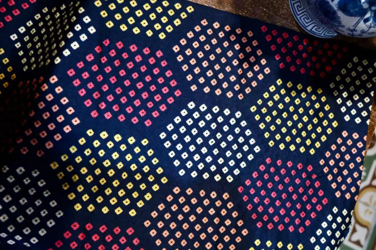 深蓝方阵 · 几何扎染真丝面料 | Indigo Matrix - Tie-Dye Geometric Silk Fabric