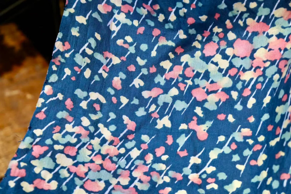 朱霞金辉 · 飞白雨丝真丝面料 | Vermilion Rain - Feibai Impression Silk Fabric