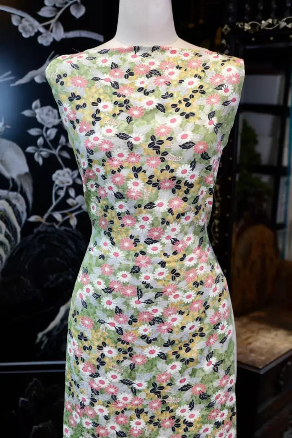 草凝雏菊 · 碎花印花真丝面料 | Meadow Daisy - Floral Print Silk Fabric
