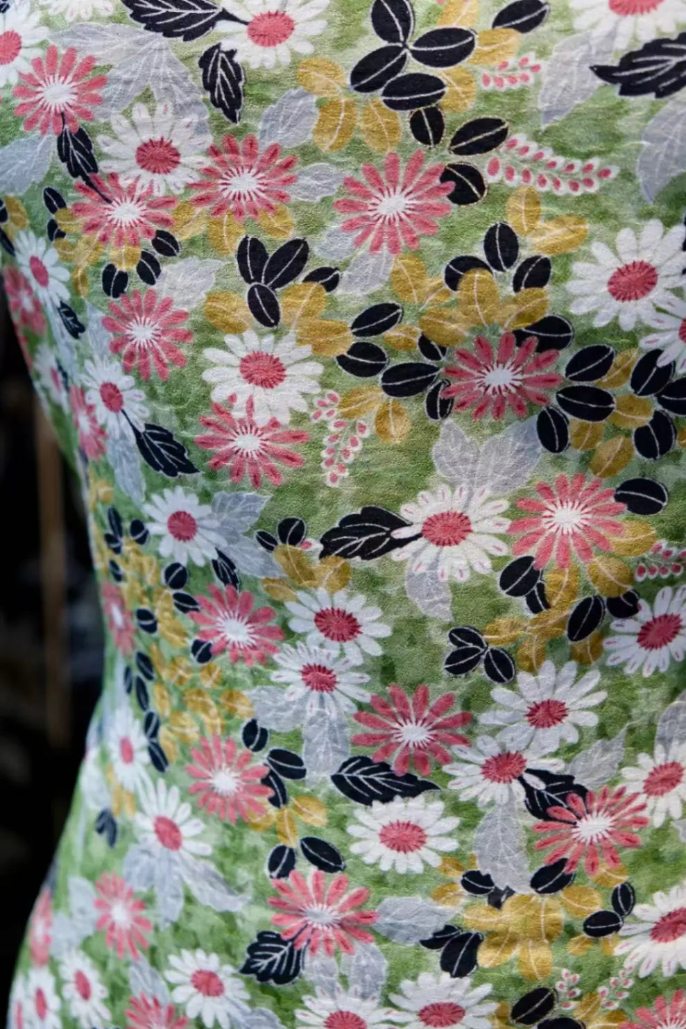 草凝雏菊 · 碎花印花真丝面料 | Meadow Daisy - Floral Print Silk Fabric