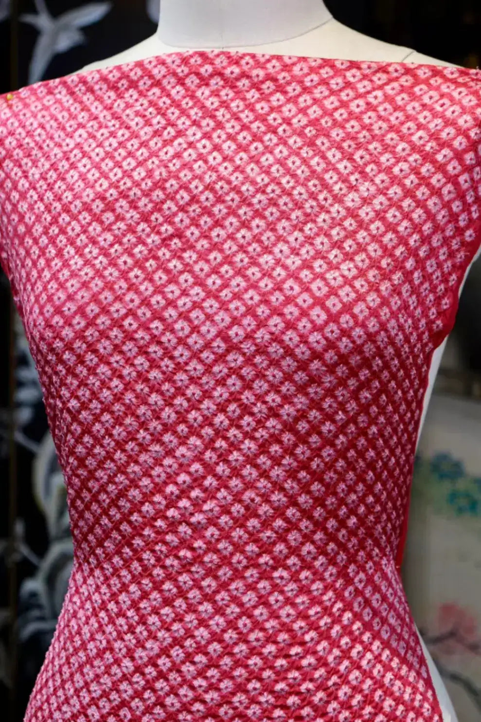 红绯鹿绞 · 满地绞缬真丝面料 | Crimson Kanoko - Shibori Grid Silk Fabric