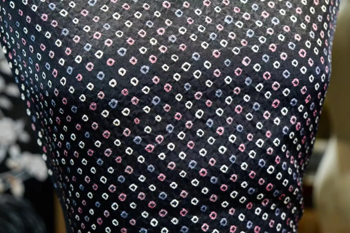 黑蓝星点 · 几何绞缬真丝面料 | Starry Grid - Kanoko Shibori Silk Fabric