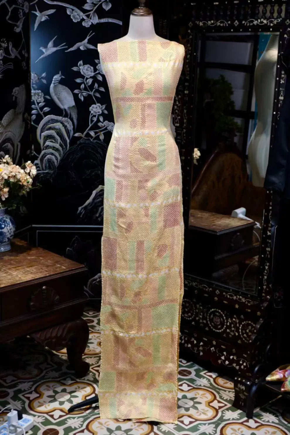 金辉流彩 · 绞缬拼块真丝面料 | Golden Radiance - Shibori Patchwork Silk Fabric