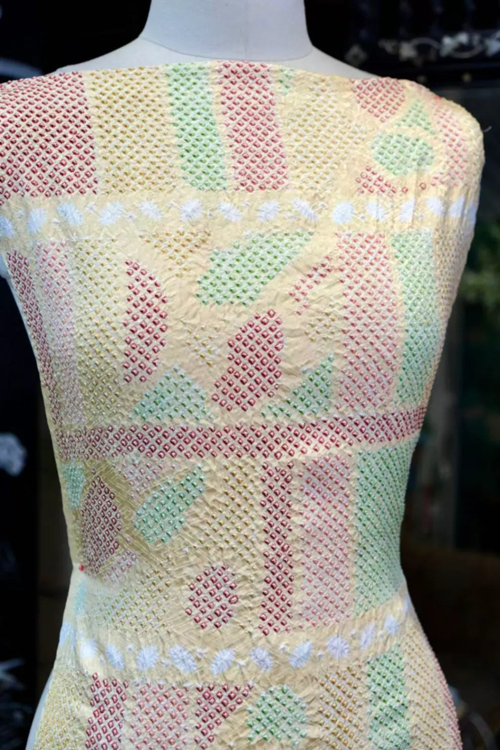 金辉流彩 · 绞缬拼块真丝面料 | Golden Radiance - Shibori Patchwork Silk Fabric