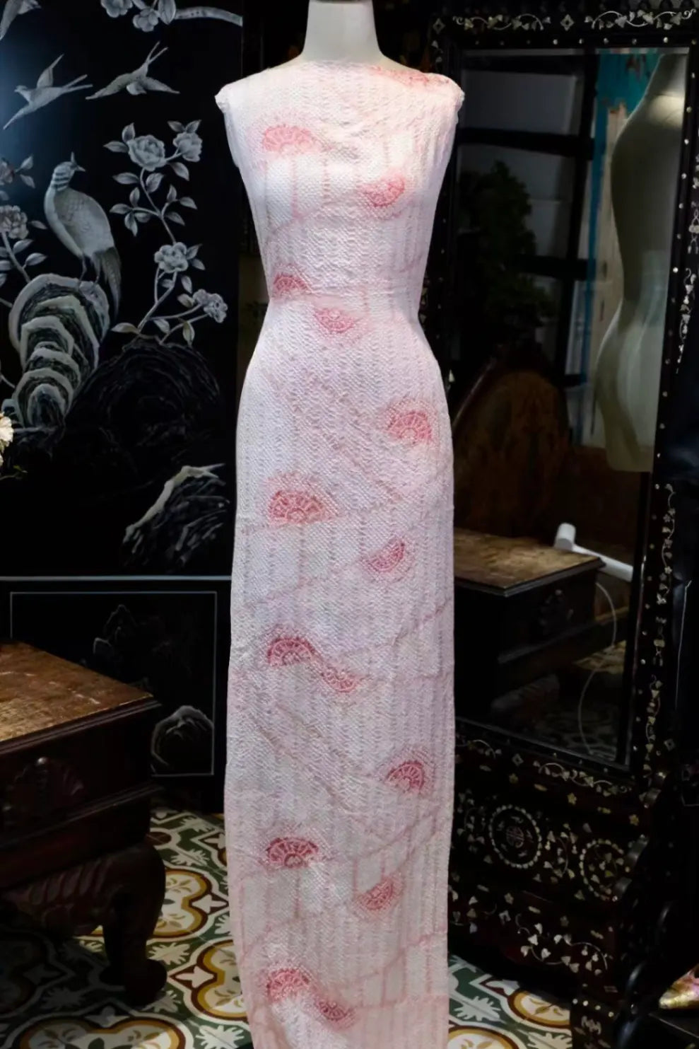 暖金锦绣 · 多彩几何绞缬 | Golden Mosaic - Colorful Shibori Geometric Pattern