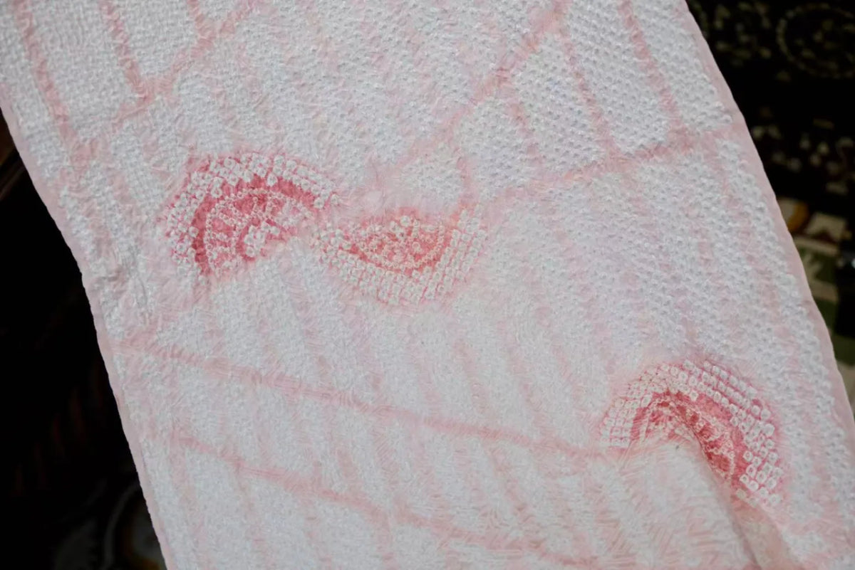 暖金锦绣 · 多彩几何绞缬 | Golden Mosaic - Colorful Shibori Geometric Pattern