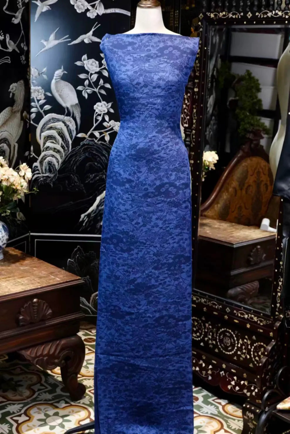 幽蓝松菊 · 繁花暗纹真丝面料 | Sapphire Pine & Chrysanthemum - Damask Silk Fabric