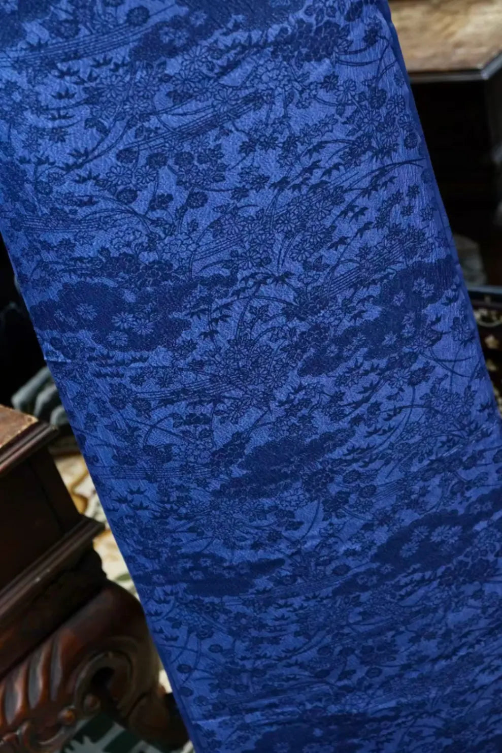 幽蓝松菊 · 繁花暗纹真丝面料 | Sapphire Pine & Chrysanthemum - Damask Silk Fabric