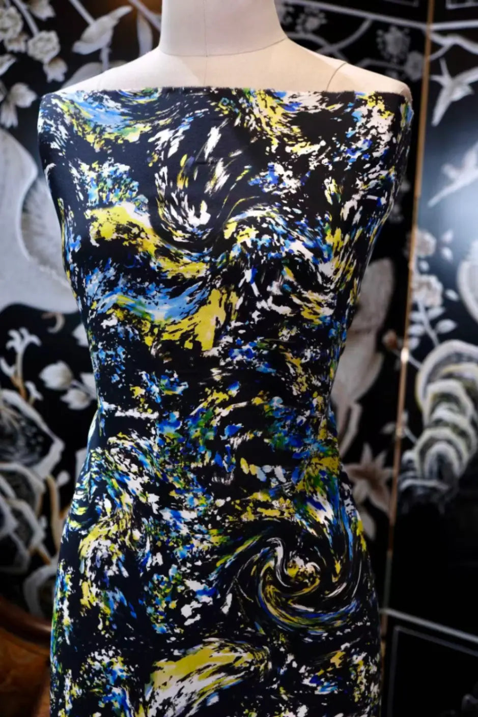 星涡流光 · 抽象泼墨真丝面料 | Starry Swirl - Abstract Splash Silk Fabric