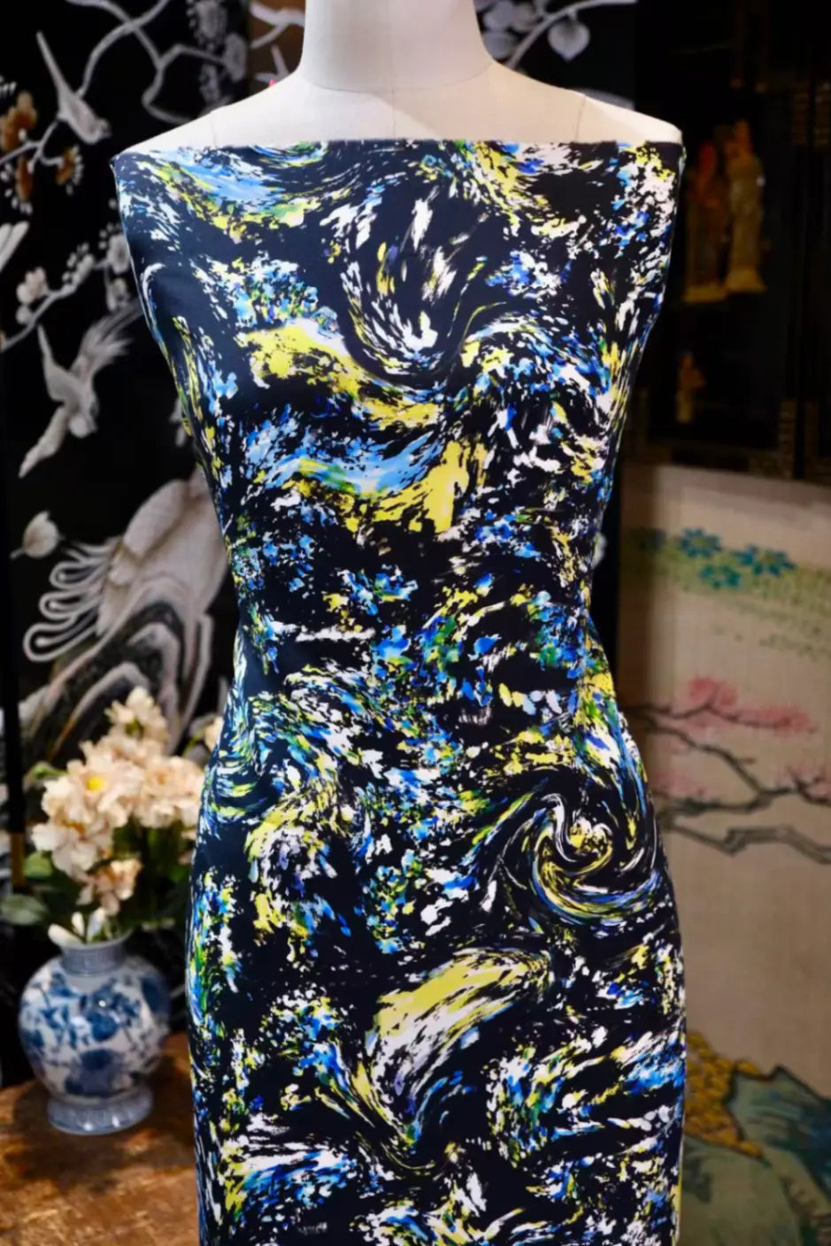 星涡流光 · 抽象泼墨真丝面料 | Starry Swirl - Abstract Splash Silk Fabric