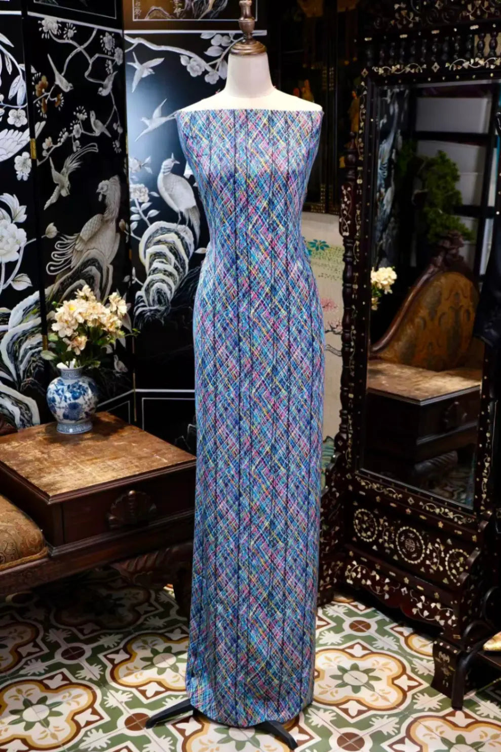 绚彩网格 · 抽象线条真丝面料 | Prism Grid - Abstract Line Silk Fabric