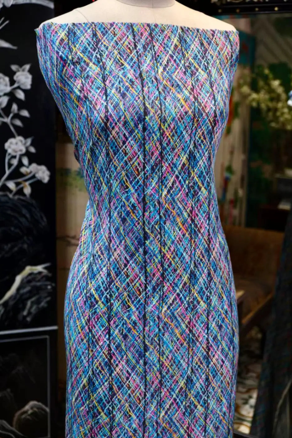 绚彩网格 · 抽象线条真丝面料 | Prism Grid - Abstract Line Silk Fabric