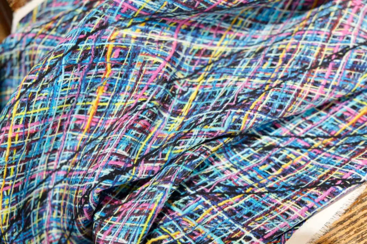 绚彩网格 · 抽象线条真丝面料 | Prism Grid - Abstract Line Silk Fabric