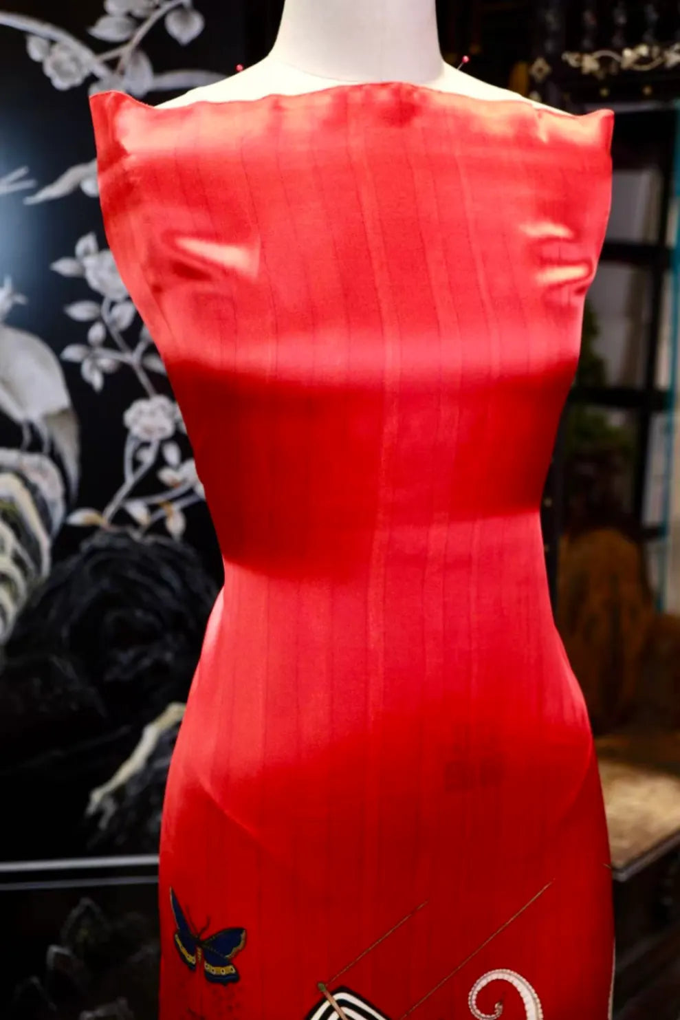 红绯奇戏 · 马戏团叙事真丝面料 | Scarlet Troupe - Circus Narrative Silk Fabric
