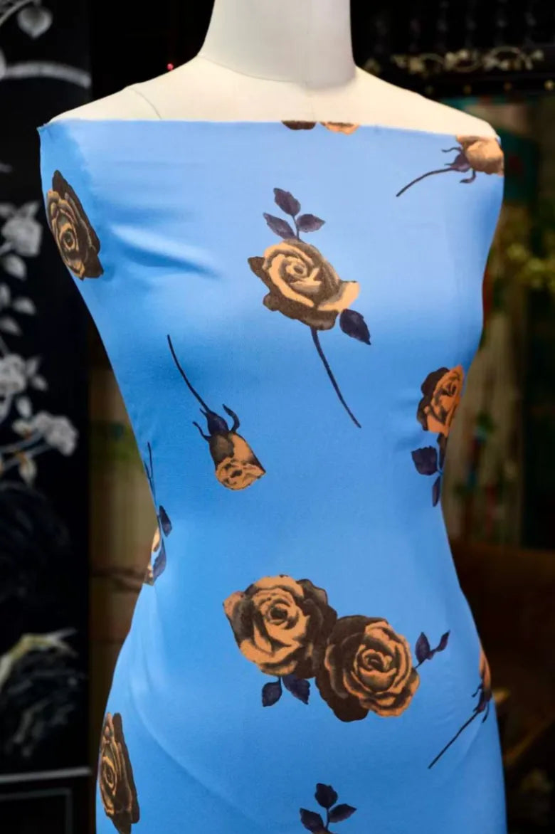 蓝天金玫瑰 · 优雅玫瑰真丝面料 | Azure Rose - Floral Print Silk Fabric