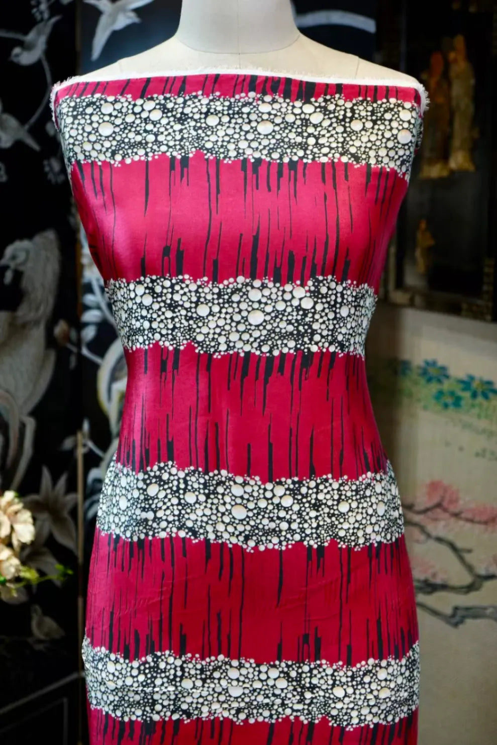 朱红流苏 · 几何波点真丝面料 | Crimson Ripple - Geometric Dot Silk Fabric