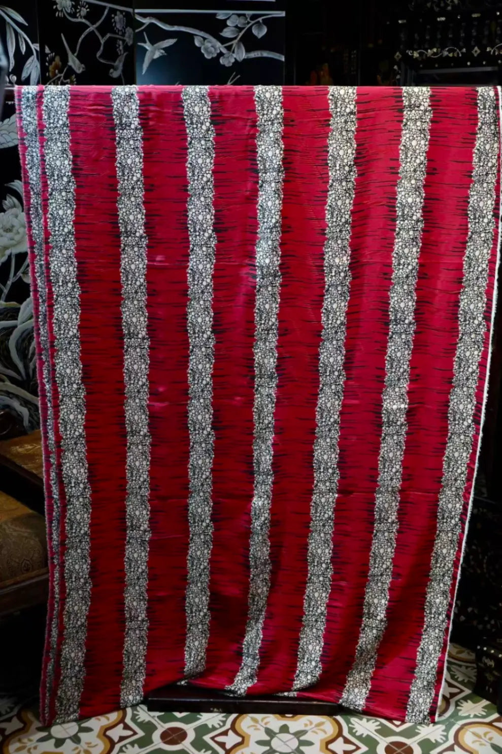 朱红流苏 · 几何波点真丝面料 | Crimson Ripple - Geometric Dot Silk Fabric
