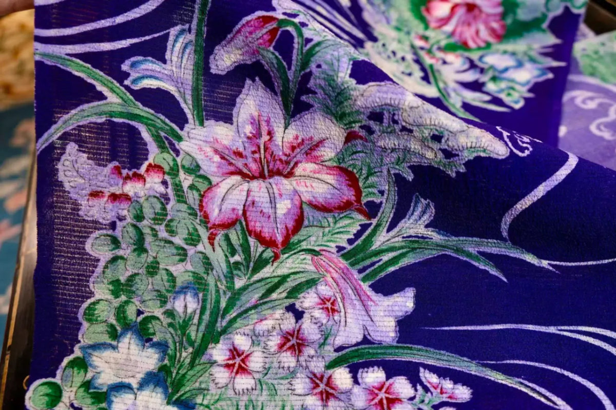 幽蓝松菊 · 流水百合真丝面料 | Royal Azure Wave - Pine and Lily Silk Fabric