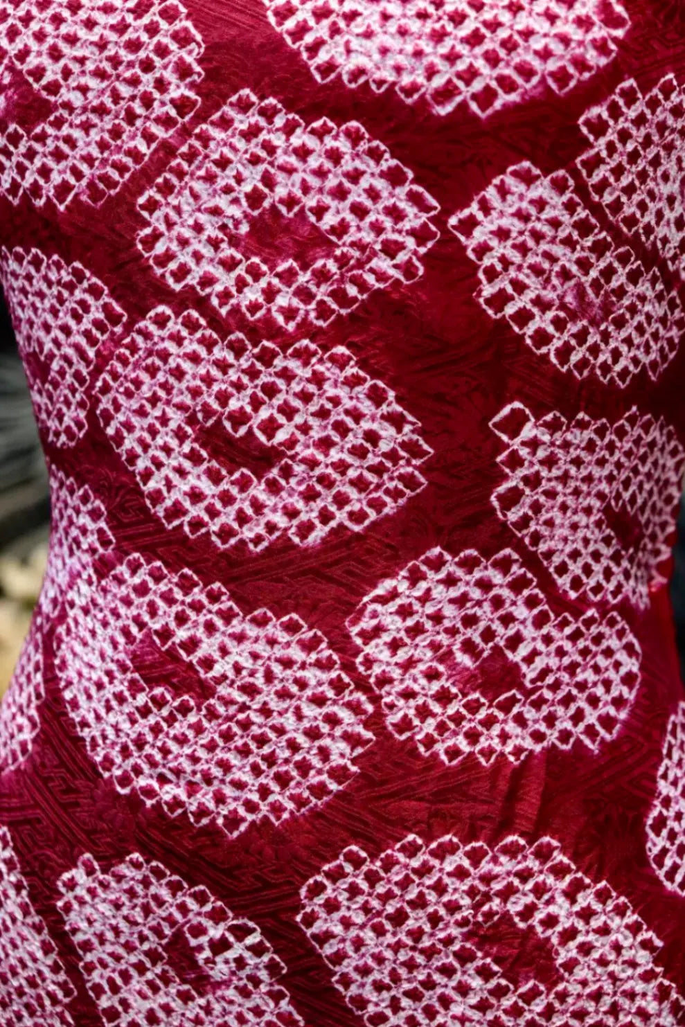 朱红佩斯利 · 绞缬宝相真丝面料 | Scarlet Paisley - Shibori Medallion Silk Fabric